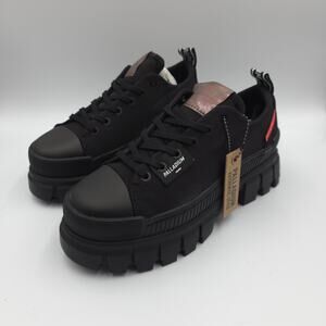 Palladium REVOLT LO TX In Black/Black Size 6